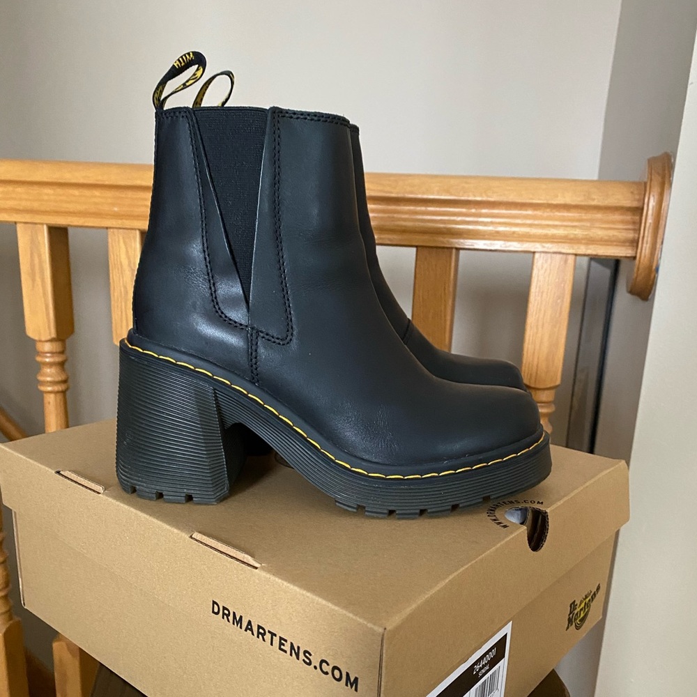 Dr. Martens Spence Leather Flared Heel Chelsea Boot
